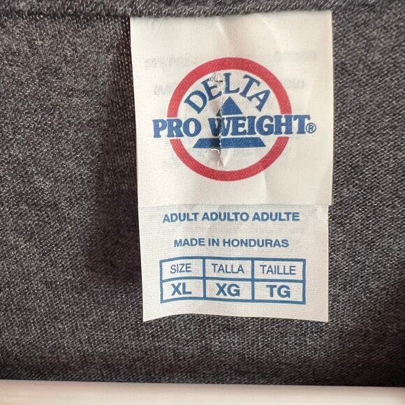 Tom Brady Patriots/Bucs Signatures Thank You for the Memories Gray T-shirt XL - Picture 3 of 6